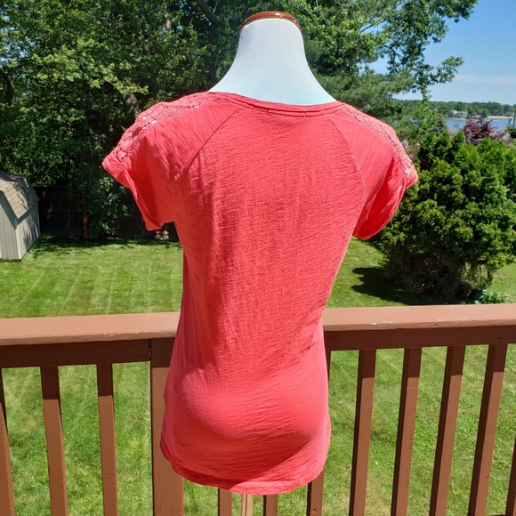 xx BODEN Crochet Lace Shoulder Coral Red Tee Sz 6 - Picture 5 of 7